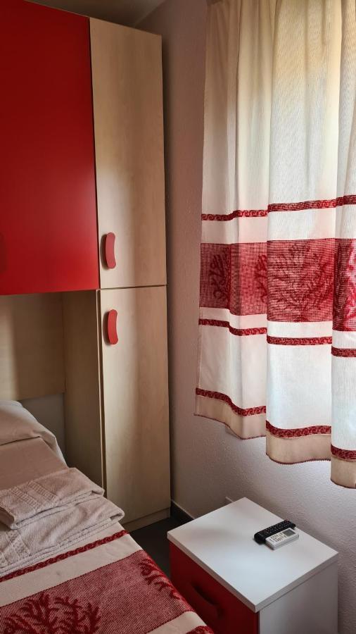 Red & Blue Rooms Olbia Buitenkant foto
